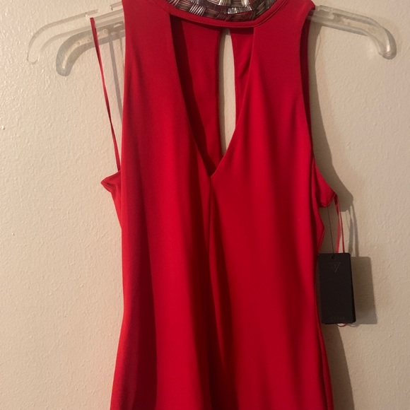 Red top - Picture 1 of 3